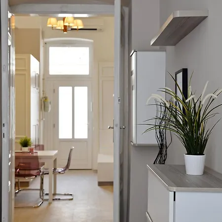 Luxury At The Opera Theater Apartamento