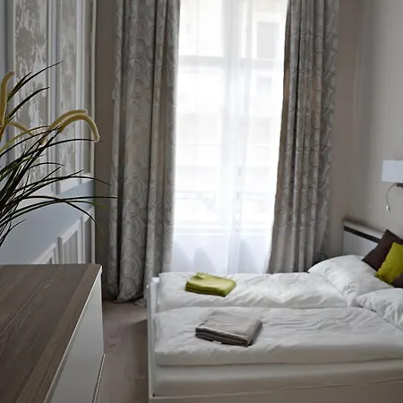Luxury At The Opera Theater Apartamento